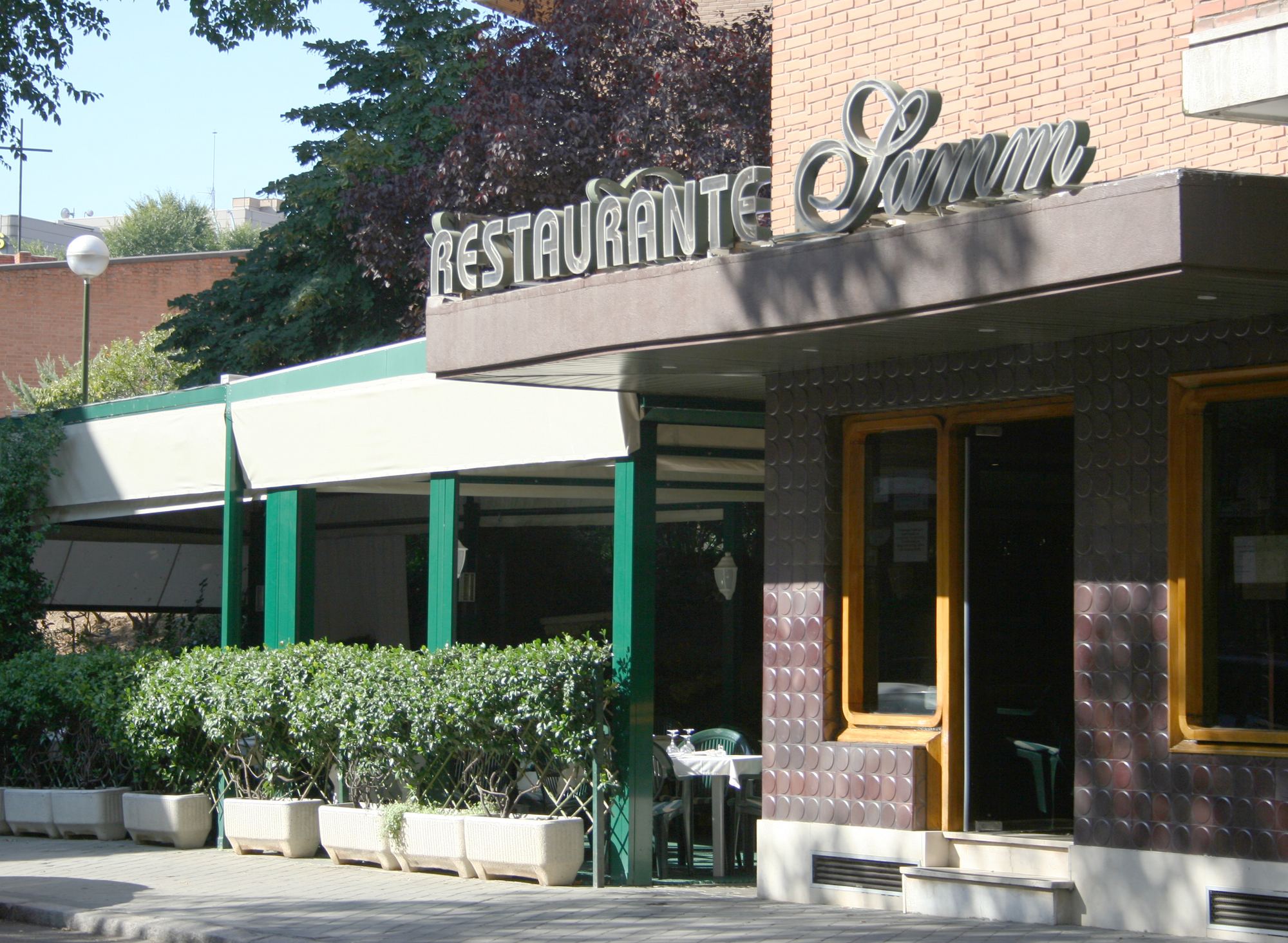 Fachada del restaurante Samm en Chamartín, Madrid
