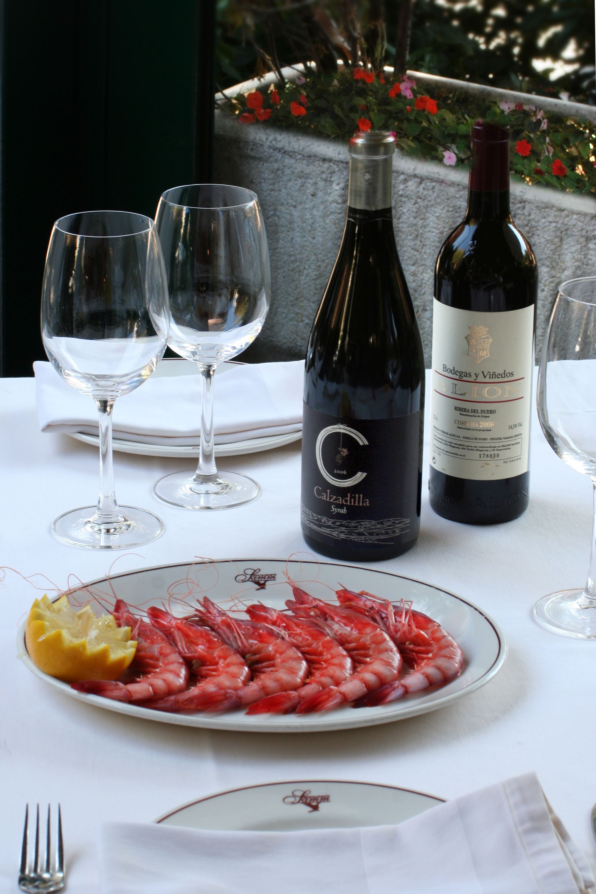 Gambas rojas frescas con limón